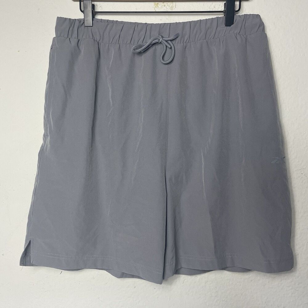 Reebok Men’s Gym Shorts Large With Pockets Grey